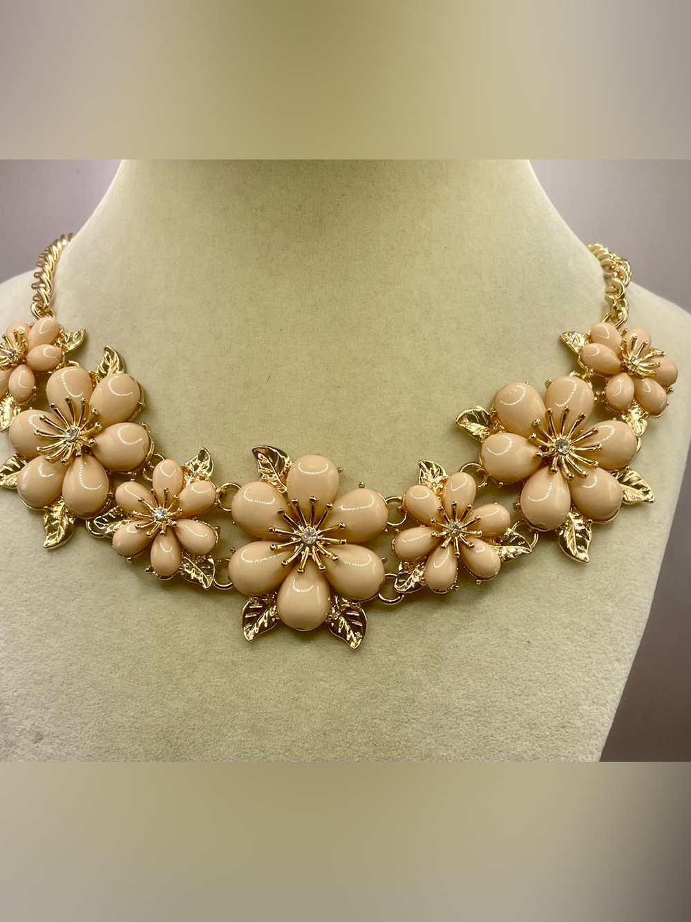 Floral Statement Necklace in Cream & Gold w/Crystals 16 inches long. 3 inch ext